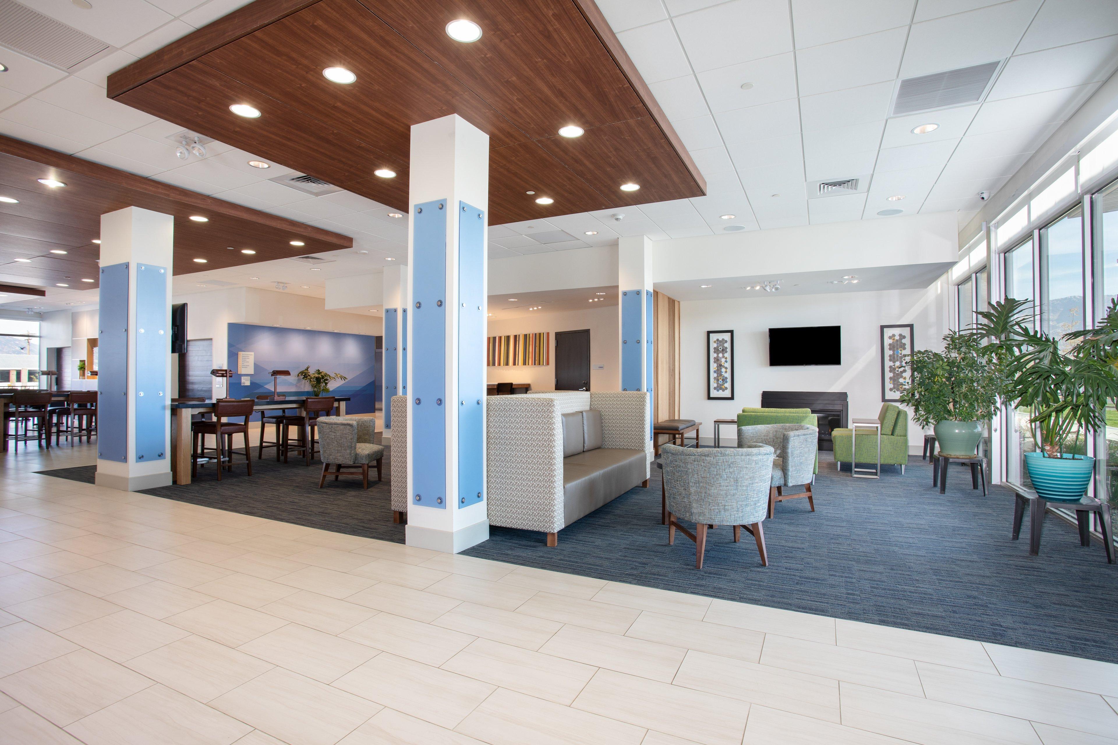 Holiday Inn Express & Suites - Ely By Ihg Exterior foto
